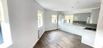 2 bed flat to rent