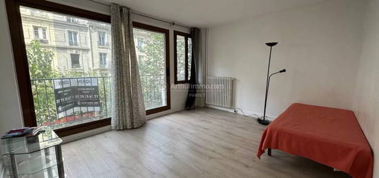 Studio  à vendre, 1 pièce, 27 m², Étage 3/9