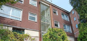 Flat to rent in James Court, Exeter EX1