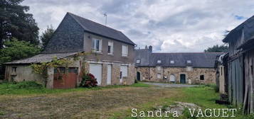 Ancien corps de Ferme à vendre 9 pièces NOYAL PONTIVY (56) + 2 logements locatifs, 8400 m²