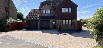 4 bedroom detached house to rent