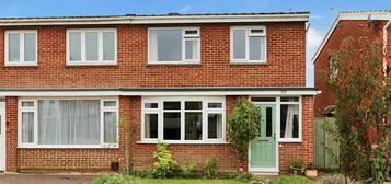 3 bed semi-detached house for sale