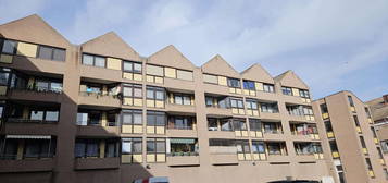 Ludwigshafen-Mundenheim-Zentrumsnah-2-Zimmer-Wohnung mit Loggia, Einbauküche und TG-Platz