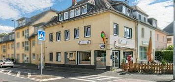 Wohn- und Geschäftshaus mit begehrtem Eiscafé-Restaurant im Zentrum Wesselings