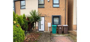 3 bed town house for sale