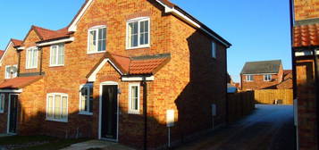 3 bed semi-detached house to rent