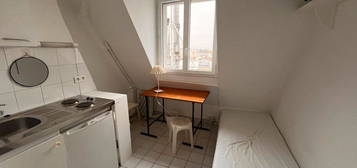 Bureau / pied à terre / pièce en plus à Bastille