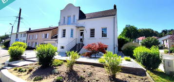 Stilvolles Herrenhaus in Creutzwald / Frankreich, in Seenähe