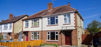 3 bedroom semi-detached house to rent