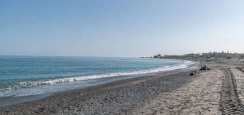 Piso en calle Falucho en Playa de Granada, Motril