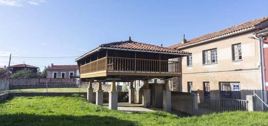 Casa adosada en venta en Carretera de Villademar, Cudillero