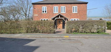 5 bedroom detached house to rent