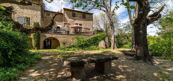 Superbe maison de charme avec parc et piscine