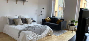 Unique, fully furnished and equipped 1 bed apartment | all inclusive | Warschauer Str Friedrichshain