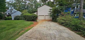 1643 Fieldgreen Overlook, Stone Mountain, GA 30088