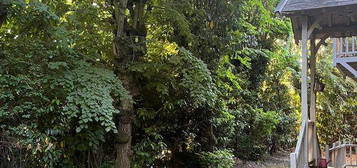 Studio meublé avec jardin à louer, Garches centre-ville