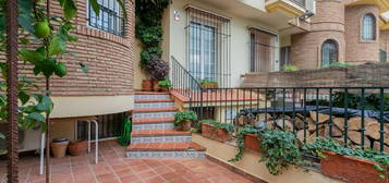 Casa adosada en venta en Calle las Cruces, 19, La Zubia Ciudad