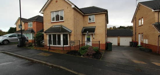 4 bedroom detached house