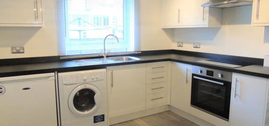 Flat to rent in Woolford Close, Winchester SO22