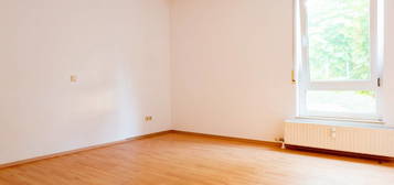 Erdgeschosswohnung (2,5 Zimmer) inkl. Einbauküche und Balkon