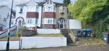 3 bedroom semi-detached house to rent