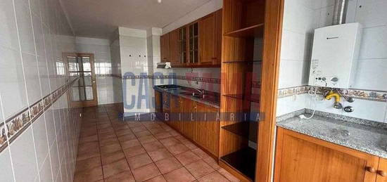 Apartamento T2 com garagem fechada - JUNTO AO BRAGAPARQUE