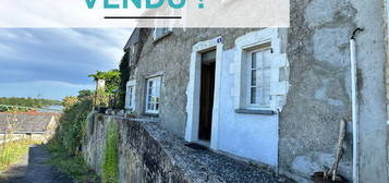 Coup de coeur ! Maison ancienne située à Montjean sur Loire, en bords de Loire avec vue imprenable