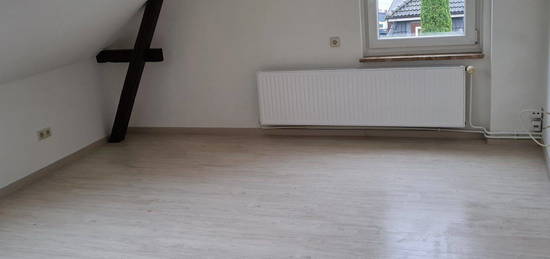 2 Zi. DG Wohnung  mit Garten in Büdelsdorf zu vermieten