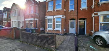 2 bed maisonette for sale