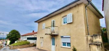 MAISON à vendre 125 m2 - 4 pièces POUILLY SOUS CHARLIEU - 2 CHAMBRES - CHEMINEE