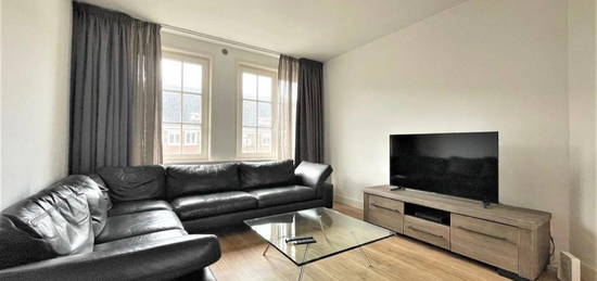 Place in my Amsterdam Zuid apartment!