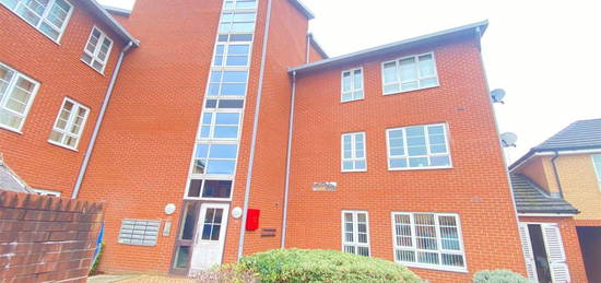 Flat to rent in Bell Street, Tipton DY4