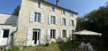 MOSNAC ST SIMEUX: Maison à renovée avec vue
