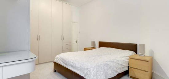 Flat to rent in Lanark Road, Little Venice W9