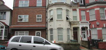 Flat to rent in Hampden Road, First Floor Flat, London N8