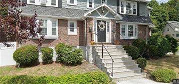 36 Middlesex Rd #2, Watertown, MA 02472