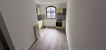 Exklusive, gepflegte 1,5-Raum-Wohnung mit geh. Innenausstattung mit Balkon und EBK in Neu-Isenburg