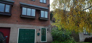 3 bedroom semi-detached house