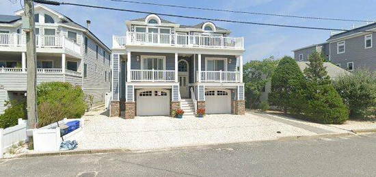 29 N 11th St, Surf City, NJ 08008