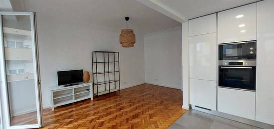 Arrendamento de Apartamento T2  na rua 4 de Infantaria, 30