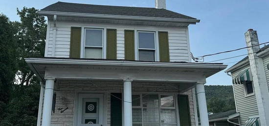 411 Julian St, Williamstown, PA 17098