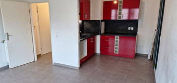 Appartement T2 ST-CYR-L'ECOLE + parking