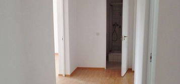 2-Raum-Wohnung mit Balkon, Dusche und Wanne