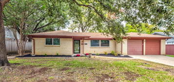 4625 Woodmont Dr, Haltom City, TX 76117