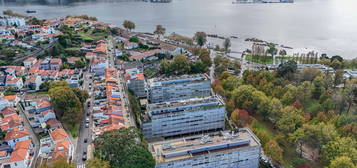 Arrendamento de Apartamento T3  na rua do Aleixo, 174