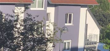 Schöne 3-Raum-Wohnung mit EBK und Balkon in Sulzfeld am Ortsrand