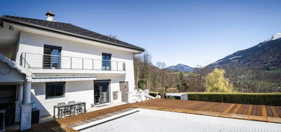 Maison  à vendre, 6 pièces, 4 chambres, 196 m²