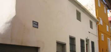 Casa r&#xFA;stica en Carrer de Honda, 25