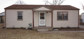 313 Alice St, Haysville, KS 67060