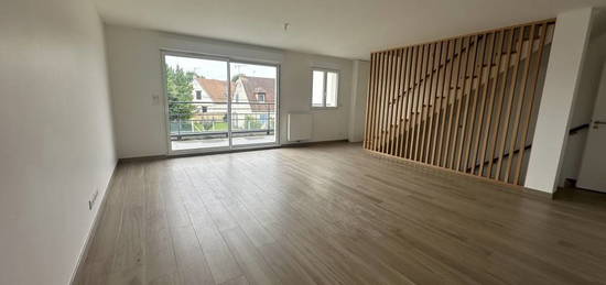 Appartement  à louer, 6 pièces, 1 chambre, 114 m²